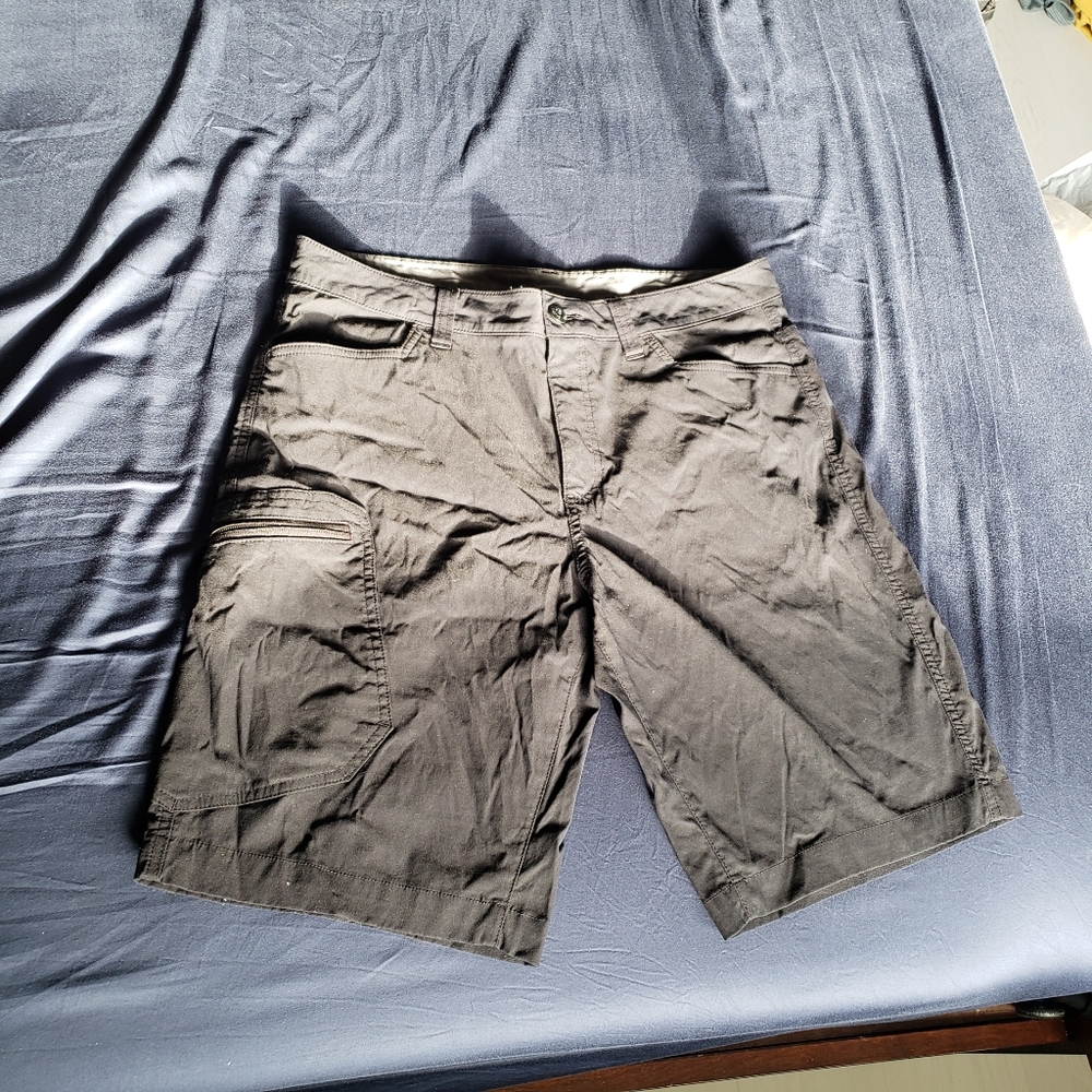 Eddie Bauer active shorts